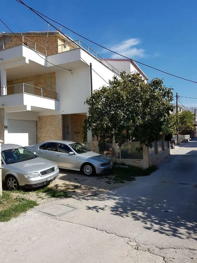 Apartment Dijana Kastela