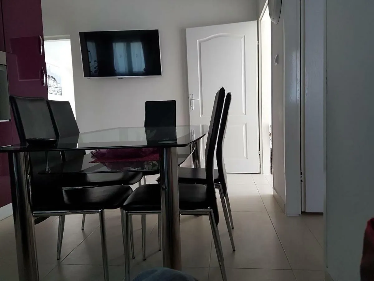 Apartment Dijana Kastela