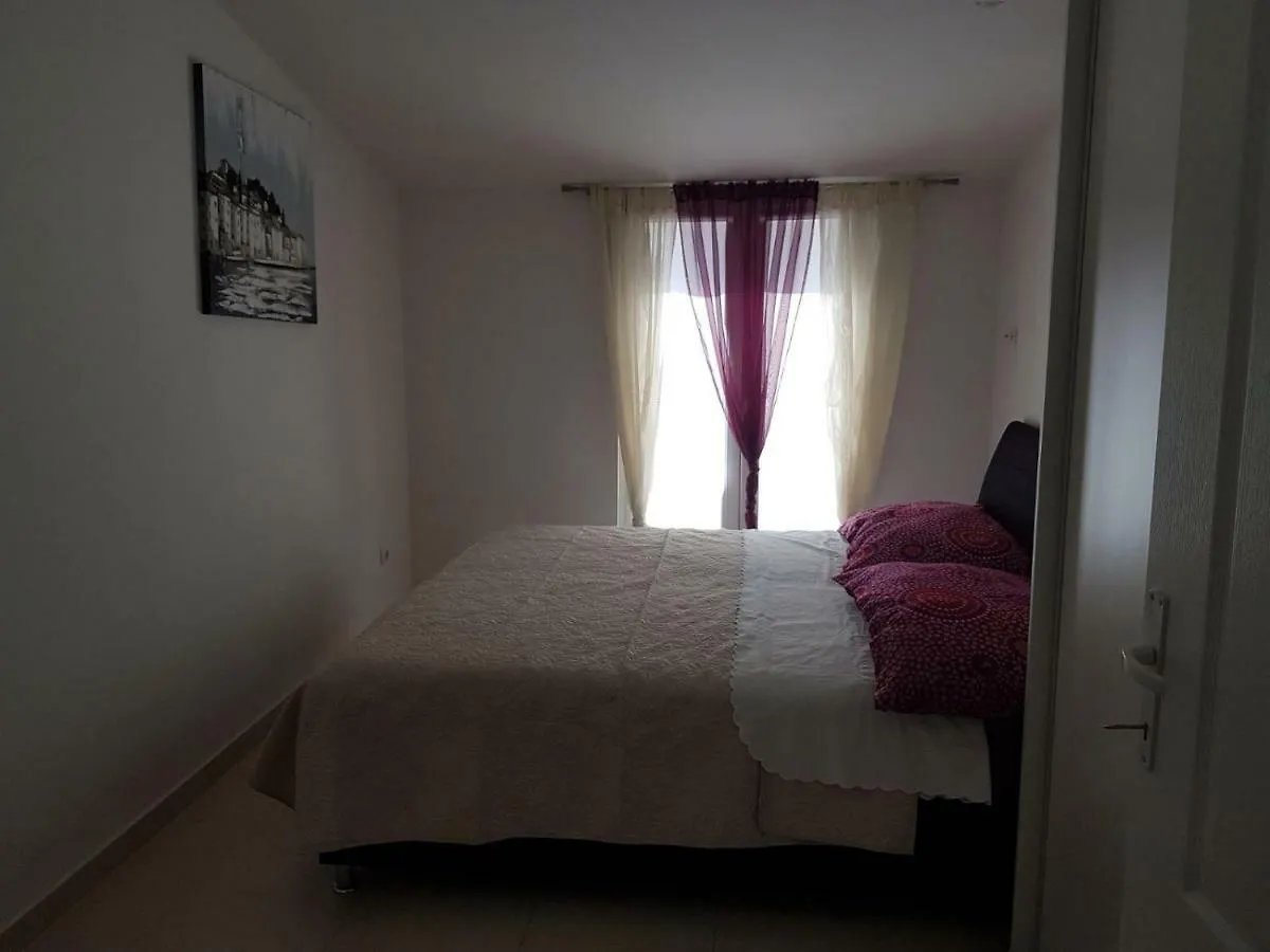 Apartment Dijana Kastela